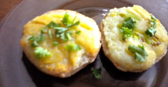 Булочка жареная с картофелем