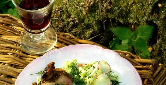 Индейка в тархуне, базилике и петрушке