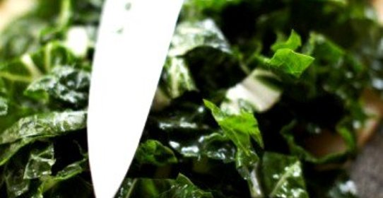 Салат из шпината с растительным маслом