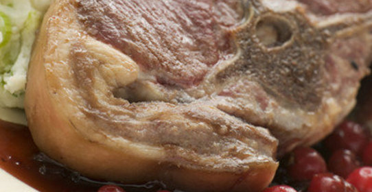 Свинина со смородиновым соусом