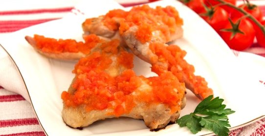 Куриные крылышки под томатно-чесночным соусом