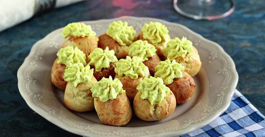 Французские профитроли с сыром