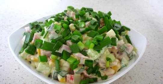 Быстрый салатик с кукурузой