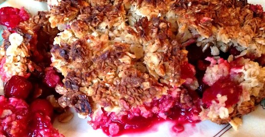 Клюквенный крамбл с мюсли