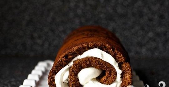 Шоколадный рулет со сливочным кремом