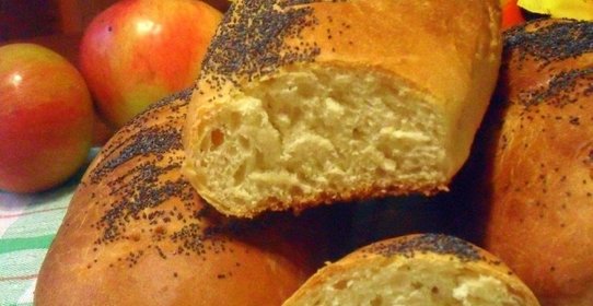 Сдобный батон с маком