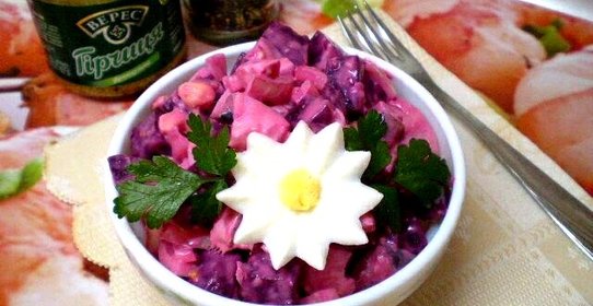 Свекольный салат с килькой