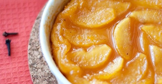 Тарт татен с грейпфрутовым сиропом и гвоздикой