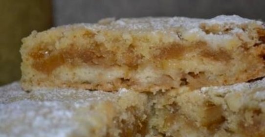 Насыпной пирог с тертыми яблоками