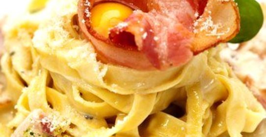 Тальятелле с каштанами, панчеттой и шалфеем