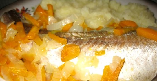 Рыба с овощами в мультиварке