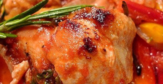 Тушеная курица с фасолью