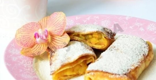 Блины с яблоками и корицей