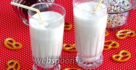 Коктейль десертный с бананом, мороженым и коньяком