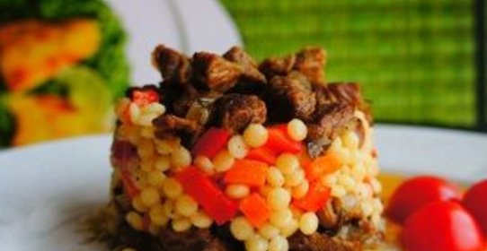 Нежная говядина с кускусом и овощами