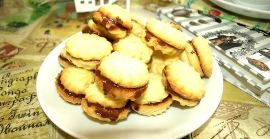 Печенье «Венское сабле» с ганашем из молочного шоколада