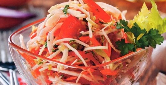 Салат из капусты с перцем
