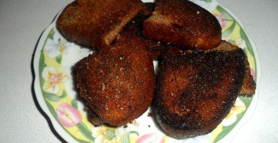 Соленые гренки с хлеба с отрубями
