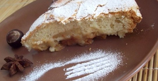 Пирог с кислыми яблоками