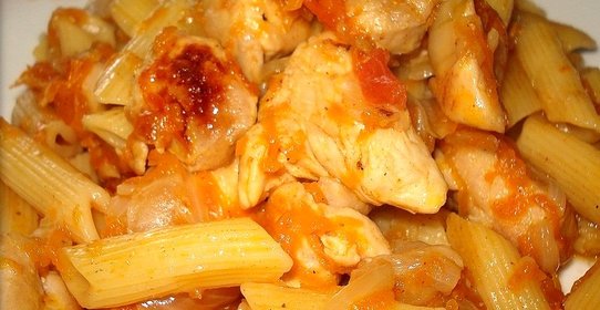 Макароны с куриным филе