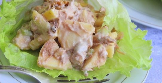 Уолдорфский салат с тунцом