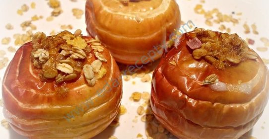 Печеные яблоки в духовке с мюсли