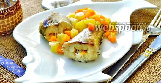 Минтай в молоке с овощами