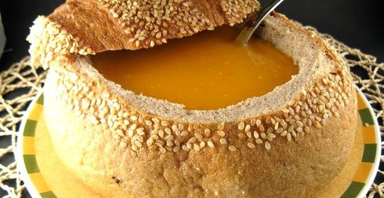 Куриный суп в хлебе