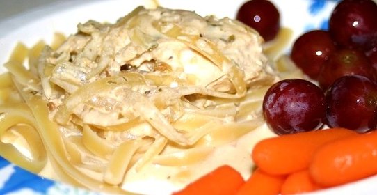 Тушеная курица в сливочном соусе