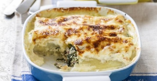 Каннеллони со шпинатом, рикоттой и ветчиной