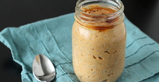 Овсянка в банке с морковью и кленовым сиропом