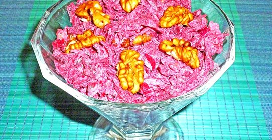 Салат из свеклы с орехами