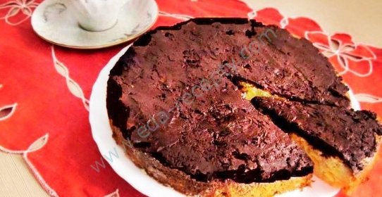 Пирог с консервированными ананасами