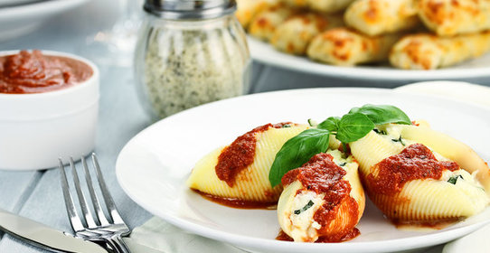 Паста, фаршированная шпинатом и сыром