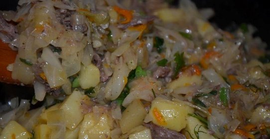 Капуста тушеная с говяжьей тушенкой