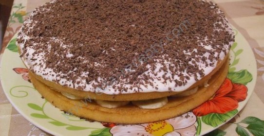 Торт из готовых бисквитных коржей с фруктами