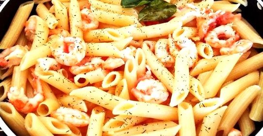 Пенне с креветками по‑тайски