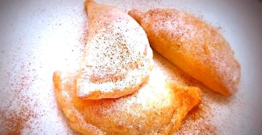 Пирожки с творогом и яблоками