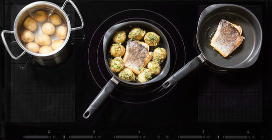 Стейк из лосося с картофельным салатом