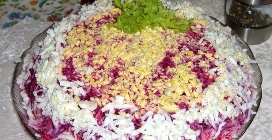 Селедка под шубой с жареным луком