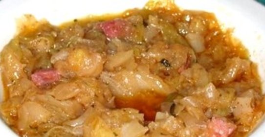 Солянка с сосиской в мультиварке