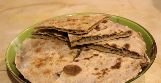 Ржаные лепешки с грибной начинкой