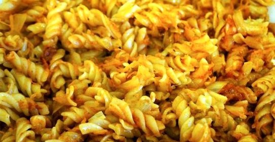 Макароны с луком и морковью