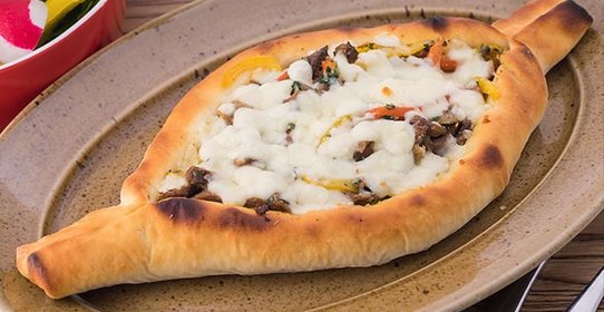 Хачапури по-аджарски с мясной начинкой