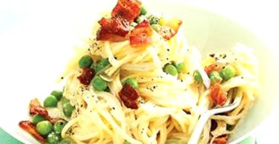 Паста с беконом и горошком