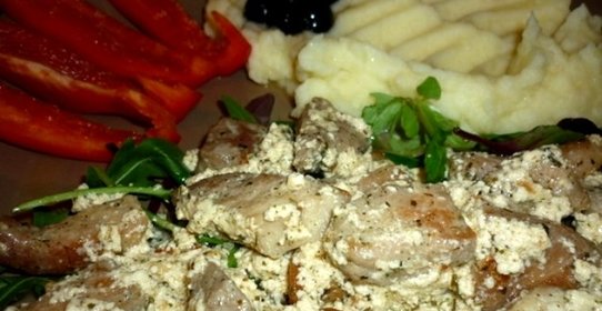 Гуляш в сливочном соусе