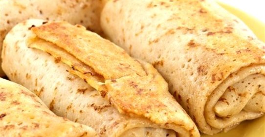 Блинчики с морковью, изюмом и урюком