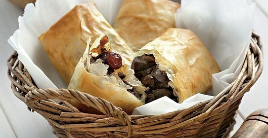 Пирожки пастилла с бараньими почками и зирой