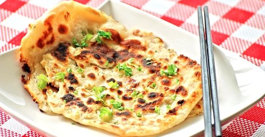 Лепешки с зеленым луком