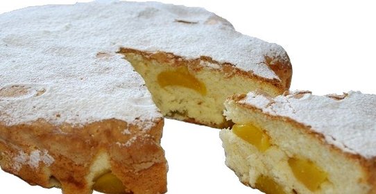 Шарлотка с апельсинами и яблоками